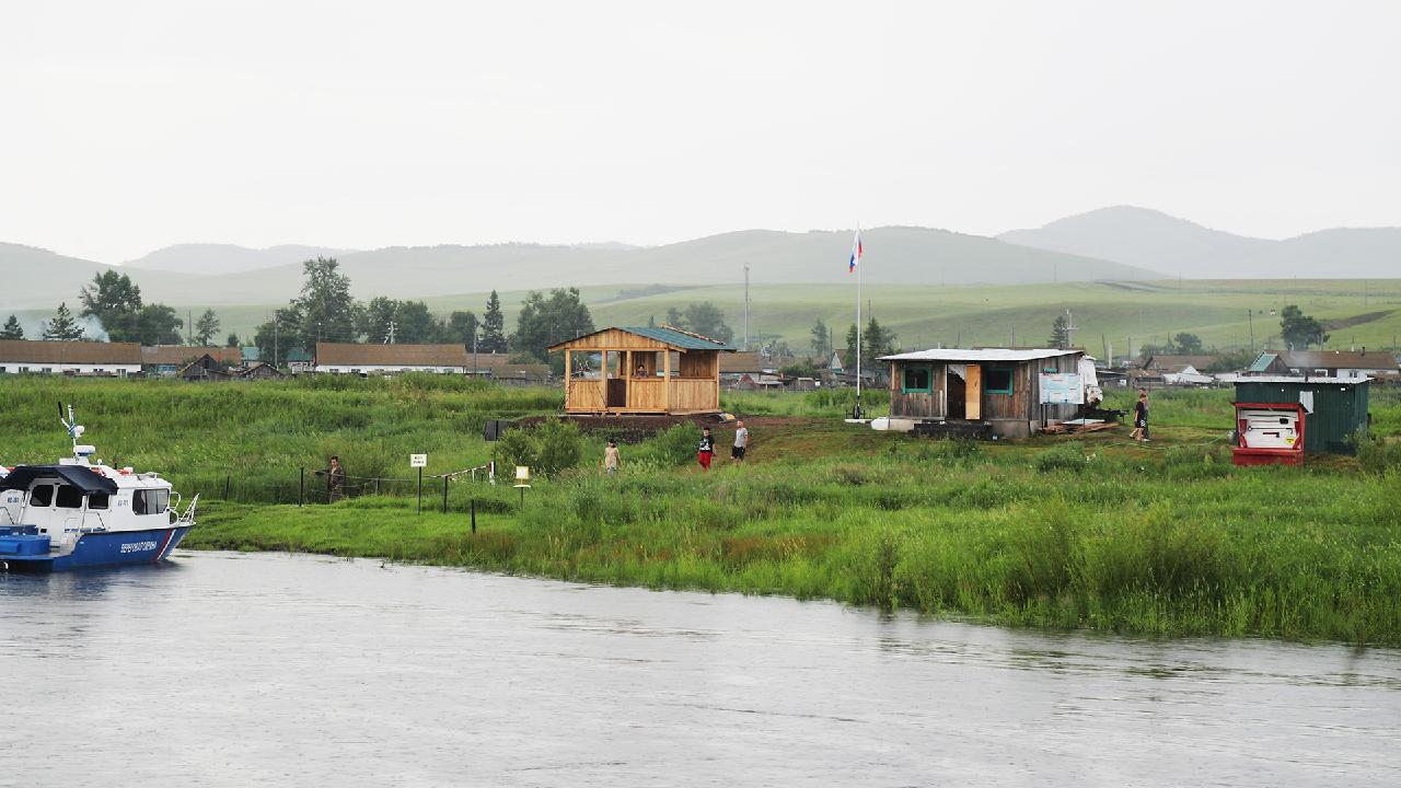 Take an Ergun River cruise along the China-Russia border