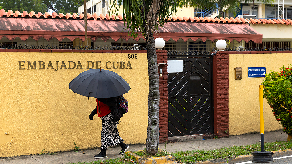 A person walks past the Cuban Embassy in Santo Domingo, Dominican Republic, August 13, 2026. /VCG