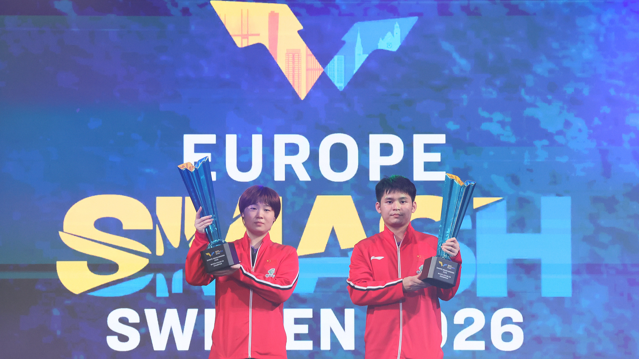 China's Kuai Man and Lin Shidong celebrate after winning the mixed doubles final at the WTT Europe Smash Sweden in Malmo, Sweden, August 14, 2026. /VCG