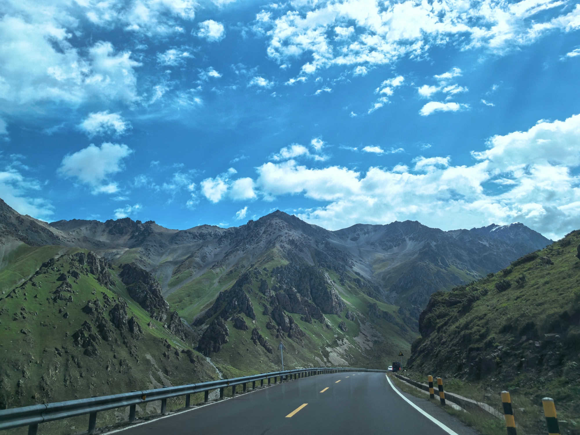 Scenery along the Duku Highway is seen in northwest China's Xinjiang Uygur Autonomous Region on July 25, 2026. /CGTN