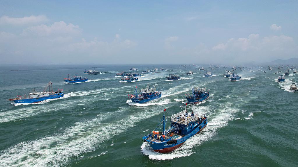 Fishing boats depart ports in Yangjiang City, south China's Guangdong Province, August 16, 2026. /VCG