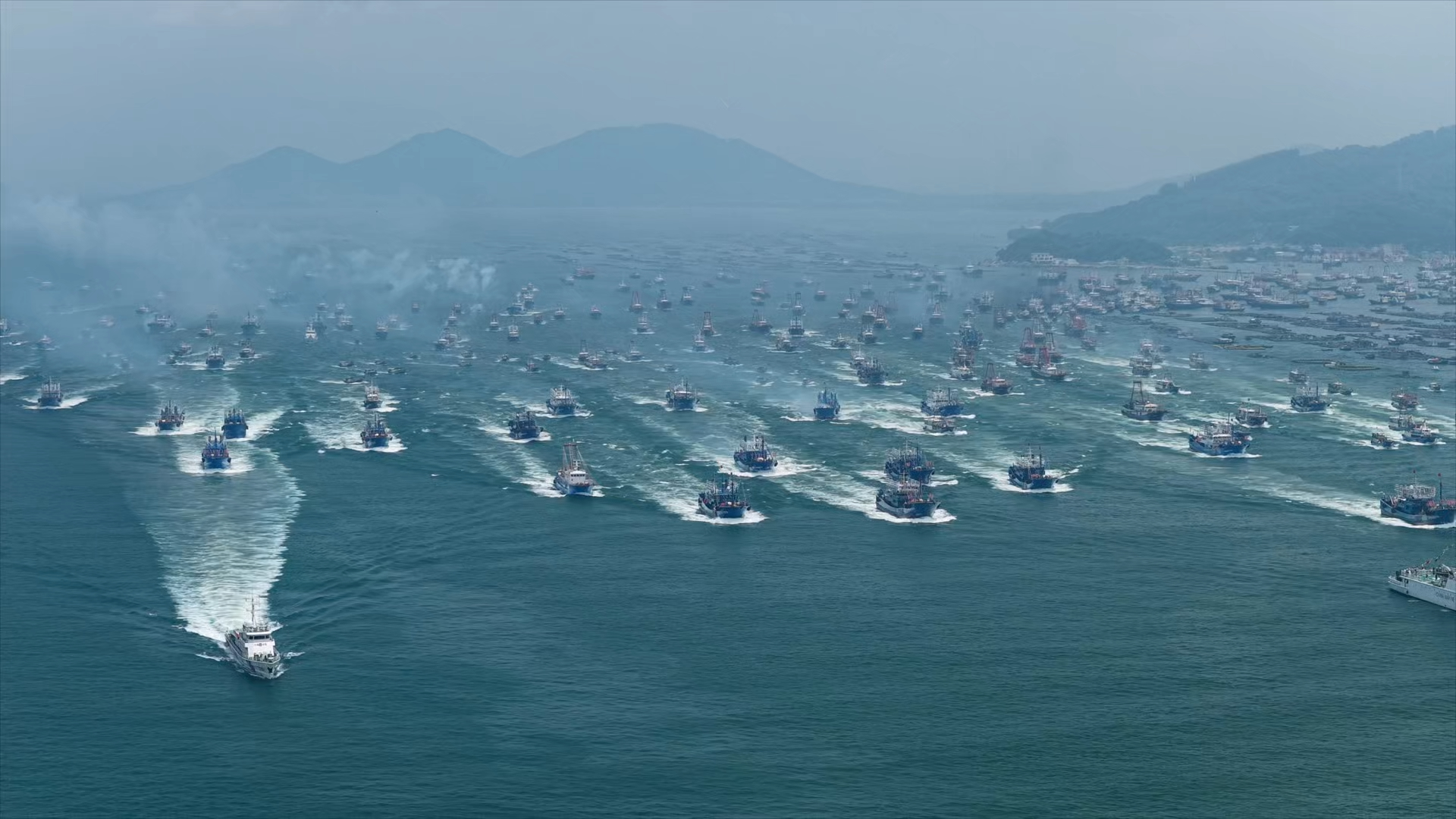 South China Sea fishing season reopens after summer moratorium
