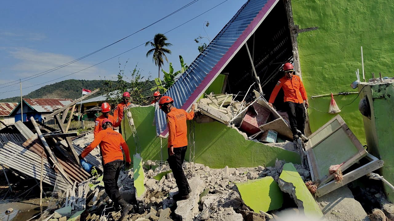 Xi extends condolences to Indonesian president over strong earthquake