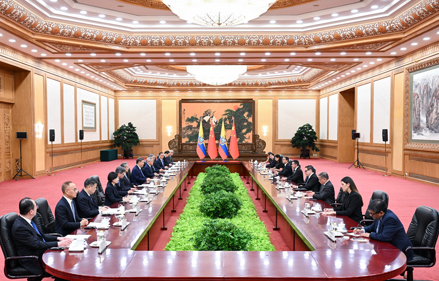 Chinese President Xi Jinping holds talks with President of the Republic of Ecuador Daniel Roy-Gilchrist Noboa Azín, at the Great Hall of the People in Beijing, capital of China, August 18, 2026. /Xinhua