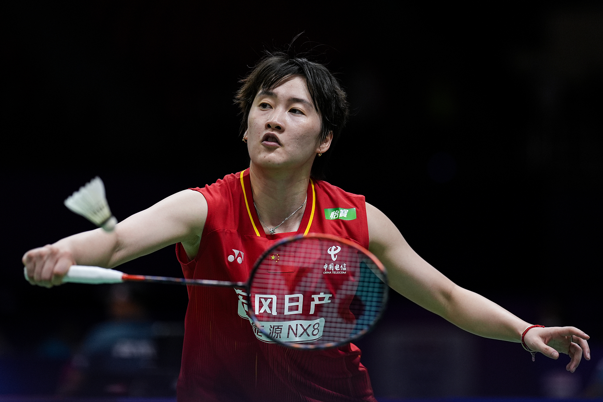 China's Chen Yufei hits a shot against the Hong Kong Special Administrative Region's Lo Sin Yan (Happy Lo) in a women's singles match in the first round of the BWF World Championships in New Delhi, India, August 18, 2026. /VCG