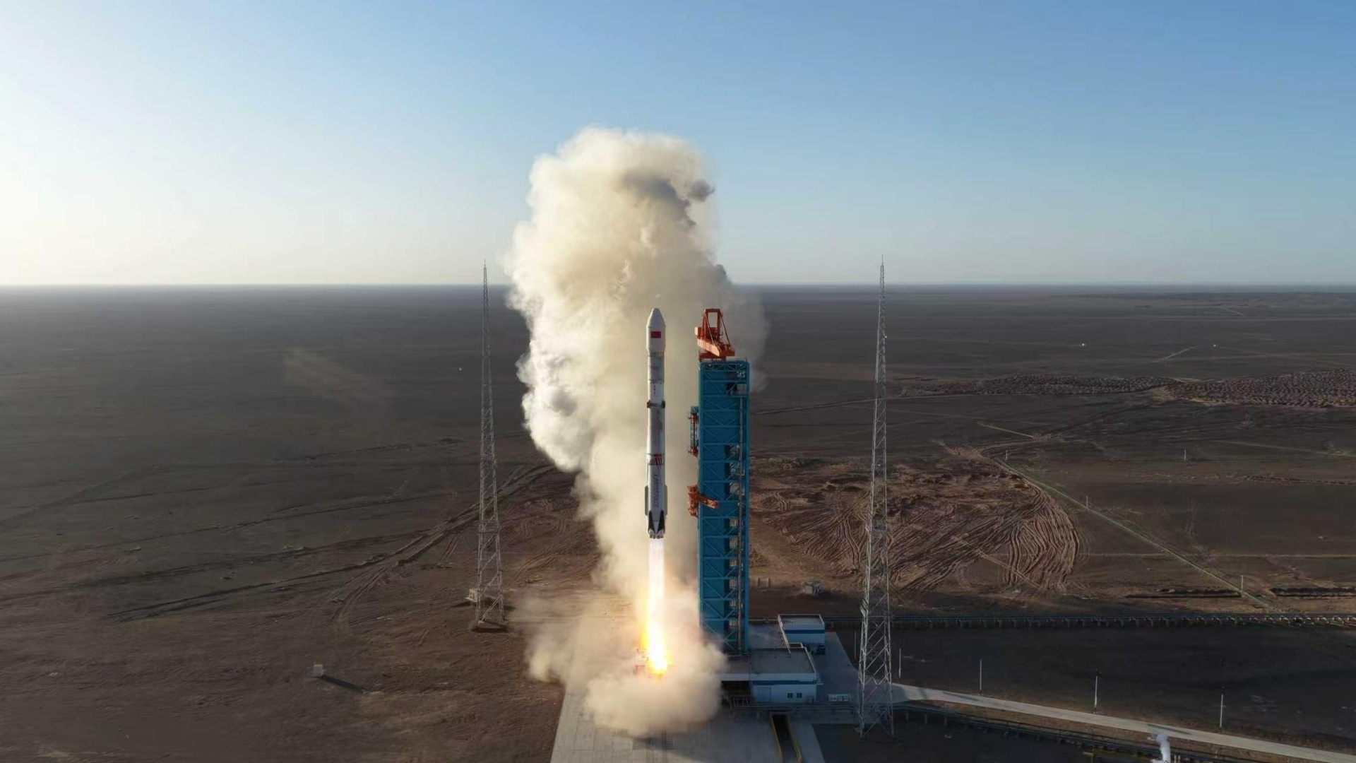 China's Zhuque-3 Y-2 rocket lifts off from the Dongfeng Commercial Space Innovation Pilot Zone in northwest China, August 19, 2026. /CGTN