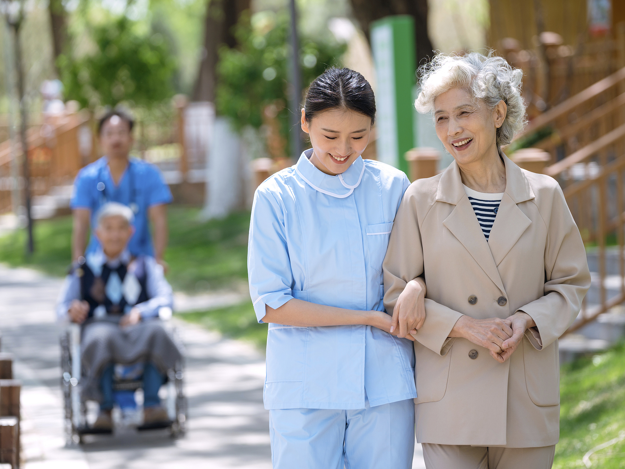 Long-term care specialists have emerged as a new occupation to meet the needs of the aging population. /CFP
