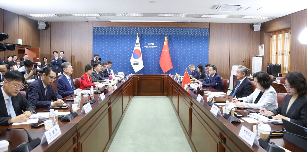 Chinese Foreign Minister Wang Yi meets with South Korean Foreign Minister Cho Hyun in Seoul, South Korea, August 19, 2026. /Xinhua