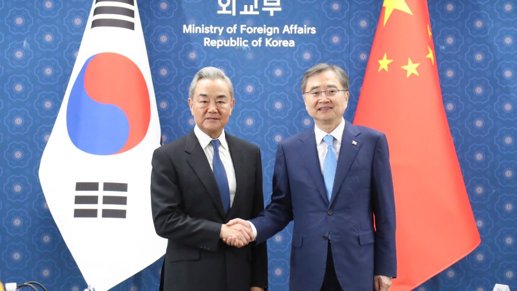Chinese Foreign Minister Wang Yi (L), also a member of the Political Bureau of the Communist Party of China Central Committee, meets with South Korean Foreign Minister Cho Hyun in Seoul, South Korea, August 19, 2026. /Xinhua