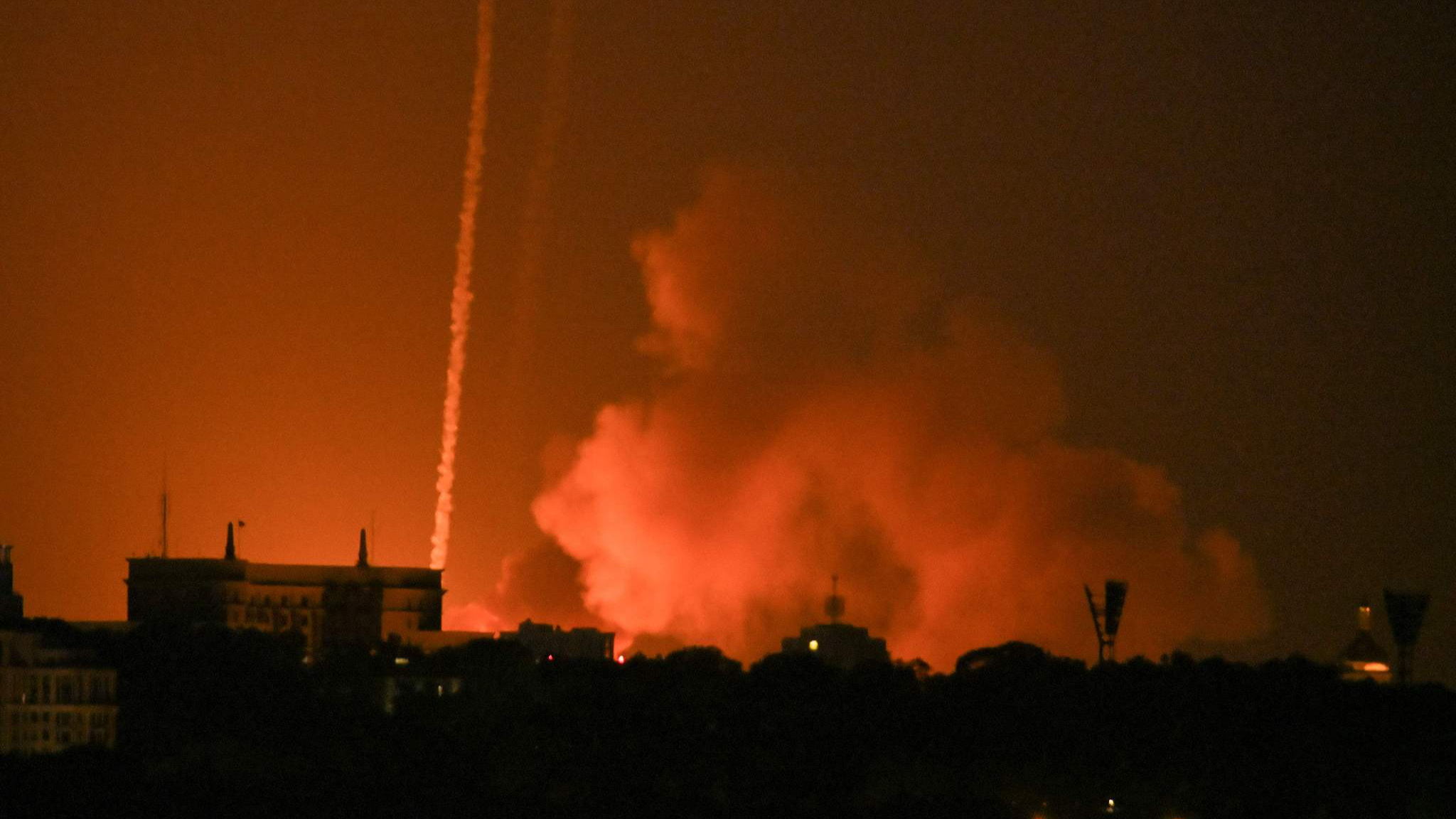 Russian ballistic missiles kill 12 in Ukraine's Kyiv, spark fires