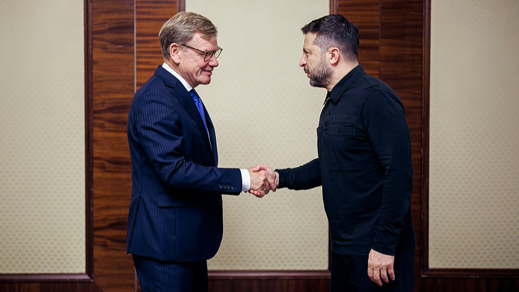 German foreign minister makes unannounced visit to Kyiv
