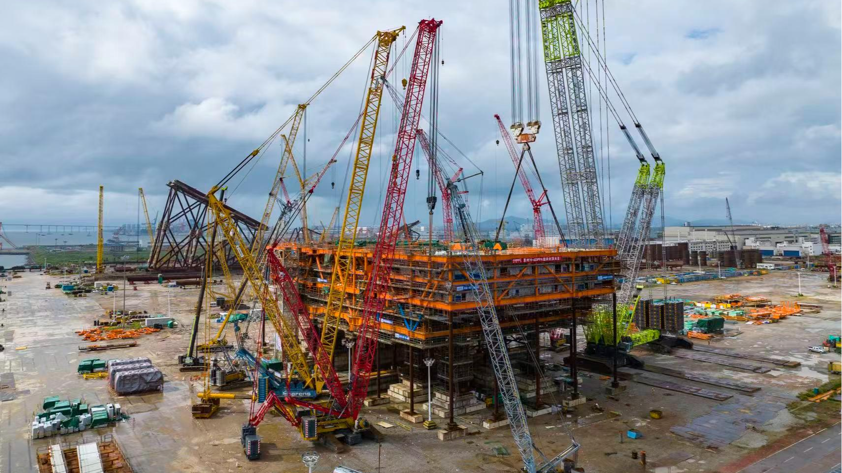 The main structure of the Huizhou 19-6 platform is topped out in Zhuhai, southern China's Guangdong Province, August 22, 2026. /CMG