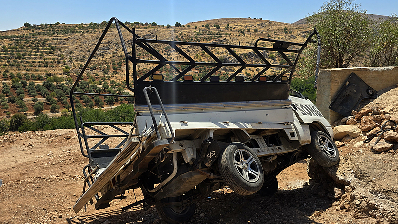 A damaged civilian vehicle is seen following a reported attack by an Israeli army unmanned aerial vehicle in the countryside of Quneitra, Syria, August 22, 2026. /VCG