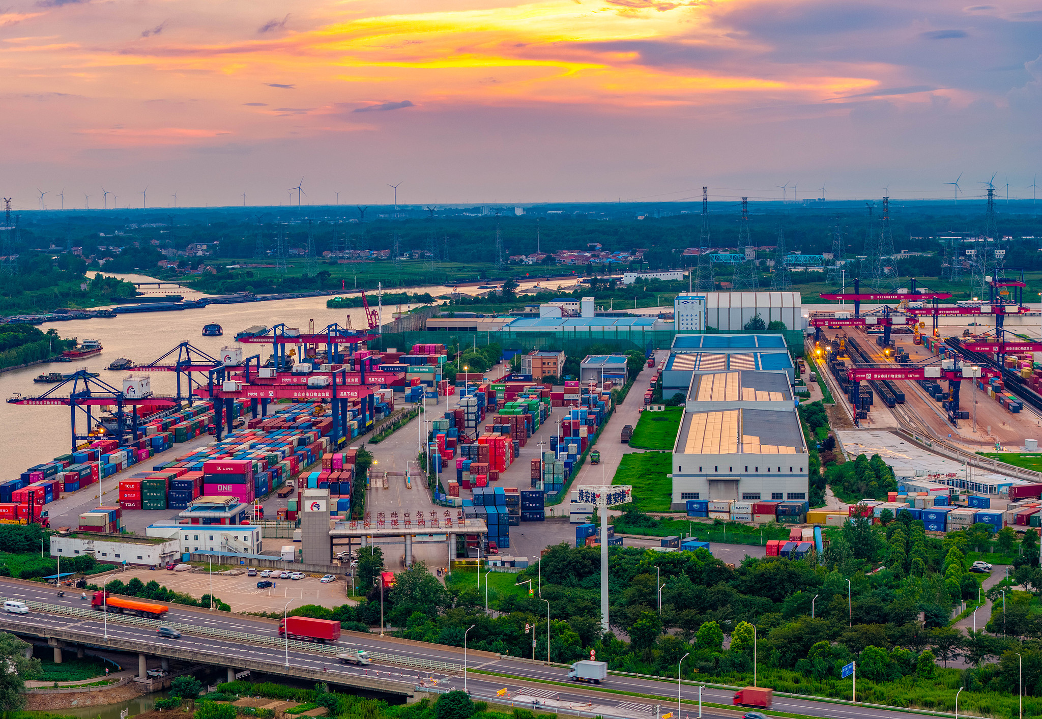 The Jiangsu Huai'an Container Terminal on the Beijing‑Hangzhou Grand Canal, Huai'an, Jiangsu Province, China, August 20, 2026. /VCG