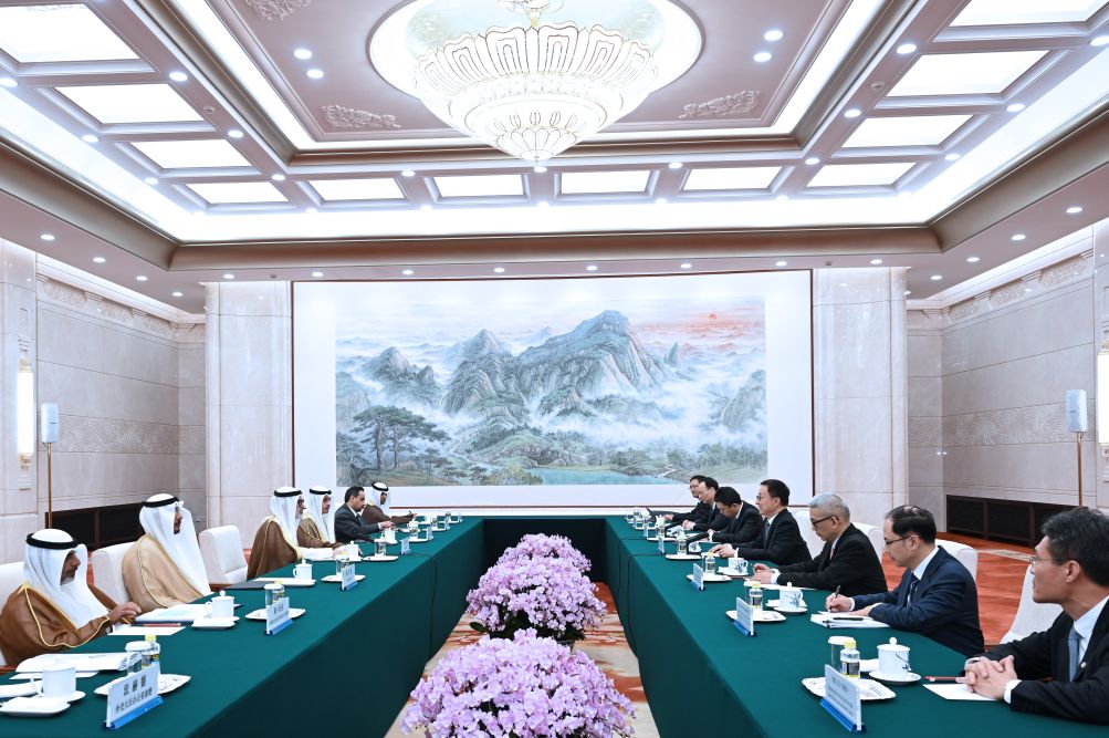 Han Zheng meets with Sheikh Jarrah Jaber Al-Ahmad Al-Sabah in Beijing, August 24, 2026. /Xinhua