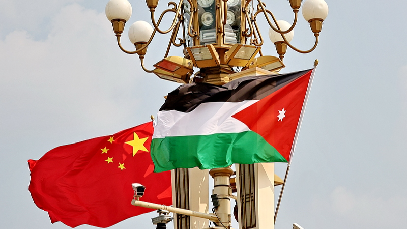 Xi holds talks with Jordan's king in Beijing