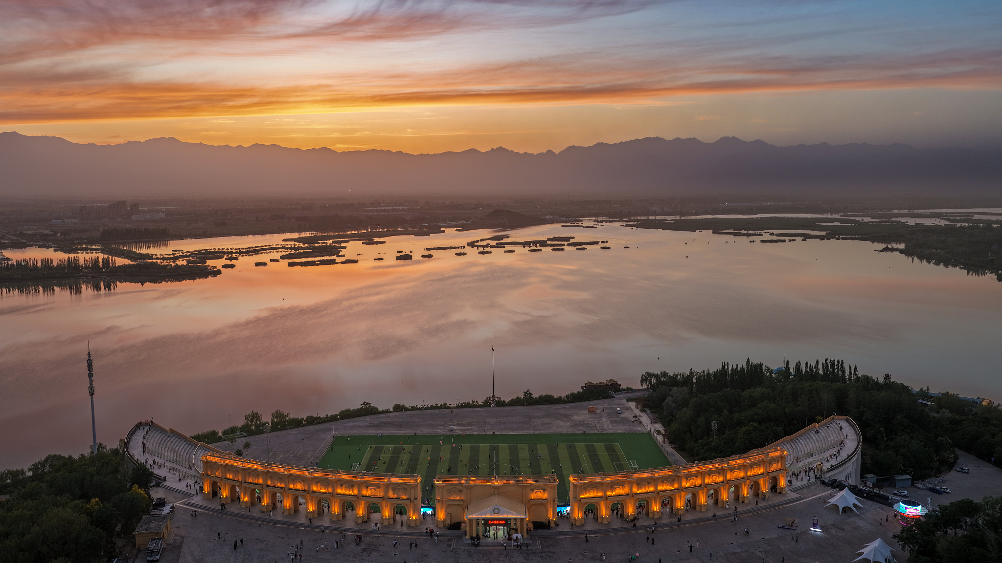 A file photo shows Lanshan Park, renowned for its stunning sunset views, in Yinchuan City, northwest China's Ningxia Hui Autonomous Region. /VCG