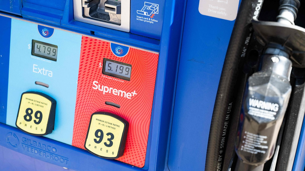 Gas prices are seen on a gas pump at an Exxon Gas Station in Falls Church, Virginia, the US, August 24, 2026. /VCG