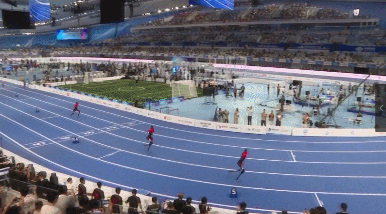 Humanoid robots race during a speed competition at the second World Humanoid Robot Games, Beijing, China, August 23, 2026. /CMG