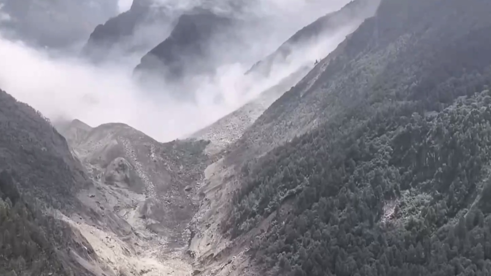 A major mudslide hit the area around Gyirong Port in southwest China's Xizang Autonomous Region, August 26, 2026. /CMG
