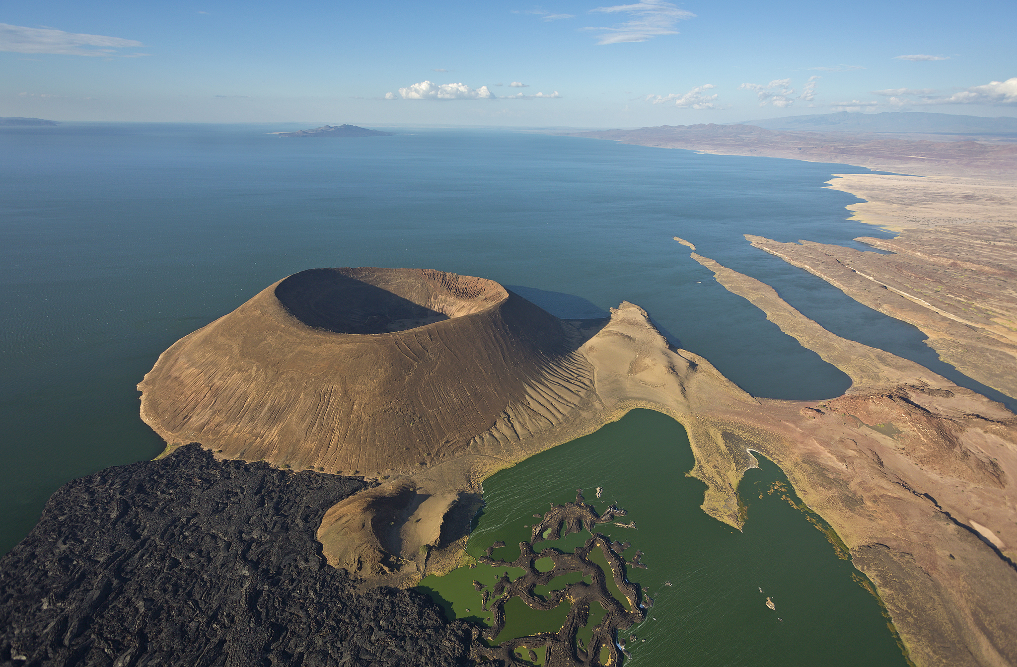 The Nabuyatom Crater at the southern end of Lake Turkana, Kenya. /VCG