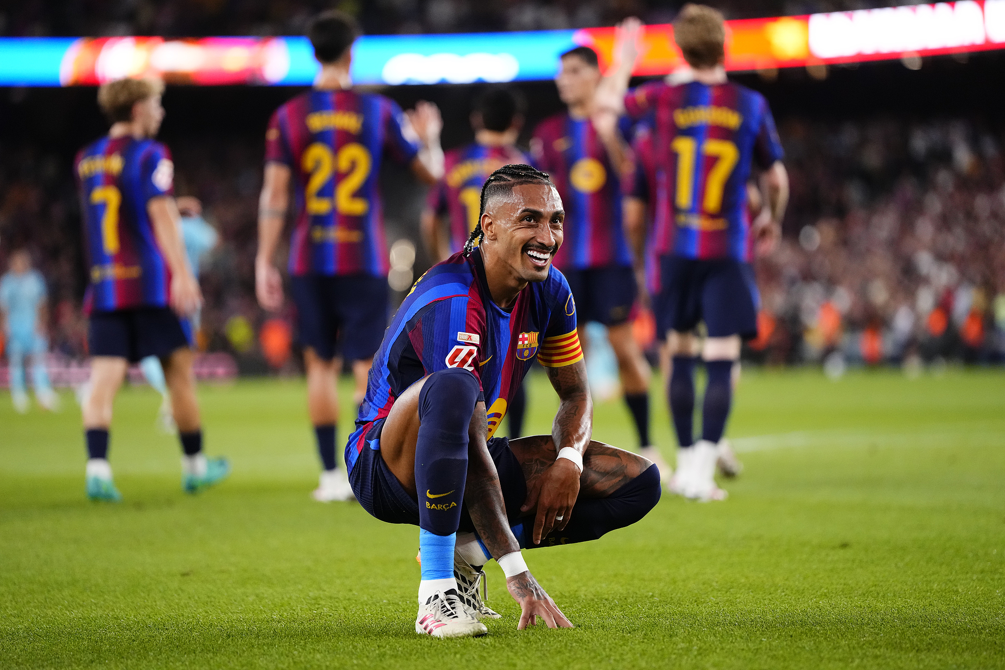 Barcelona captain Raphinha celebrates after scoring his side's first goal during the La Liga match against Athletic Club at the Camp Nou in Barcelona, Spain, August 27, 2026. /VCG