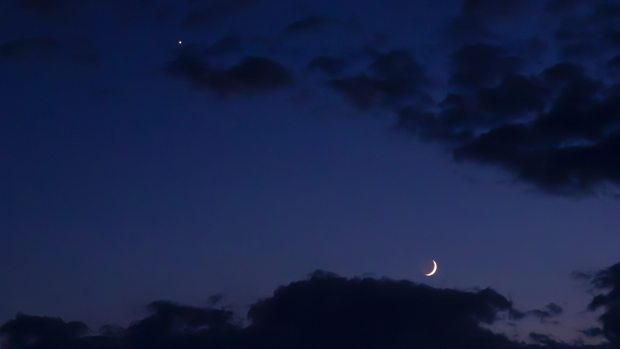 Bright Venus, Mid-Autumn moon to highlight September skies