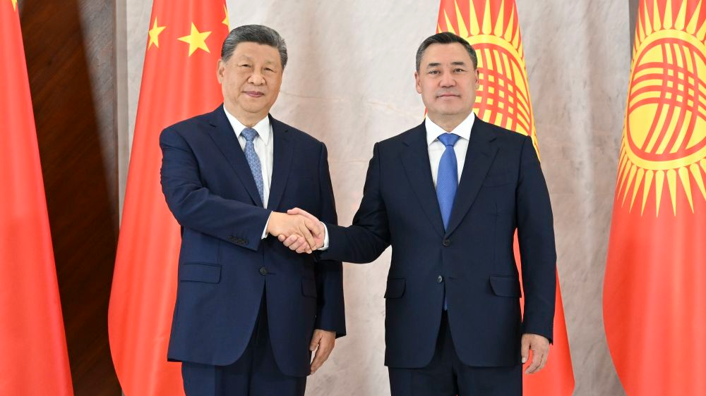 President Xi holds talks with Kyrgyz president