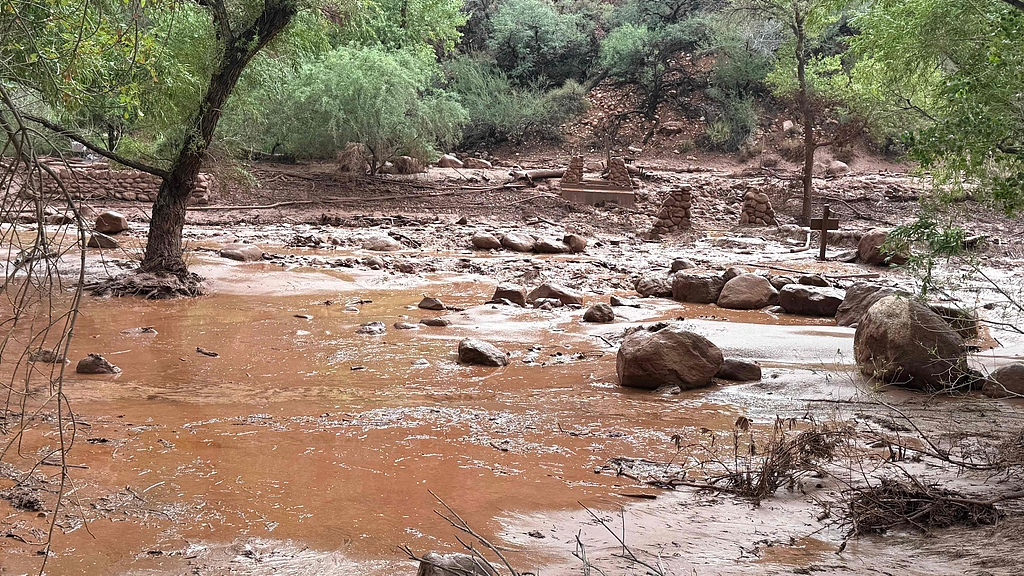 A view of remnants of stone bridge pylons along Bright Angel Creek following a flash flood in Grand Canyon National Park in Arizona, US, August 29, 2026. /VCG