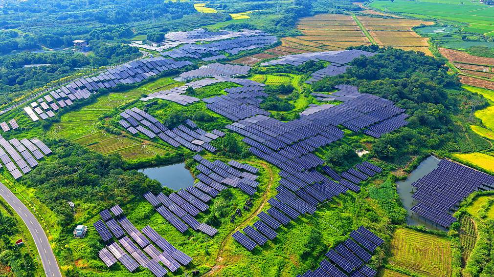 China's solar power capacity just beat coal for the first time
