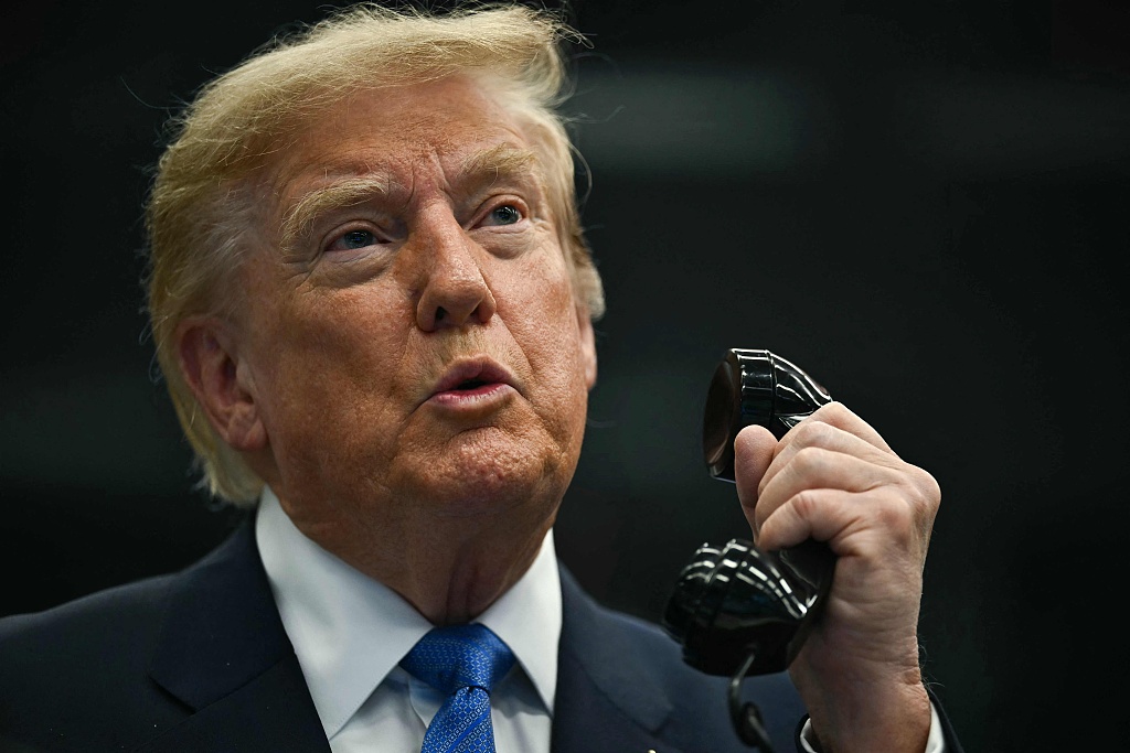 US President Donald Trump talks on the phone with crew members of the International Space Station at NASA's Lyndon B. Johnson Space Center in Houston, Texas, August 28, 2026. /VCG