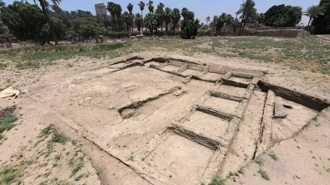 Members of the China-Egypt joint archaeological team conduct excavations at the Temple of Sekhmet site in Mit Rahina, Giza, Egypt. /CMG