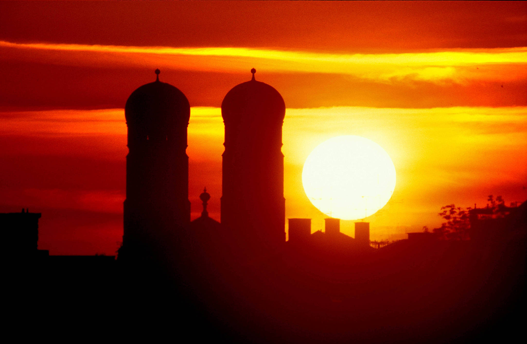 The highest temperature ever recorded, 37.6 degrees Celsius, is registered in Munich, Germany, June 27, 2026. /VCG