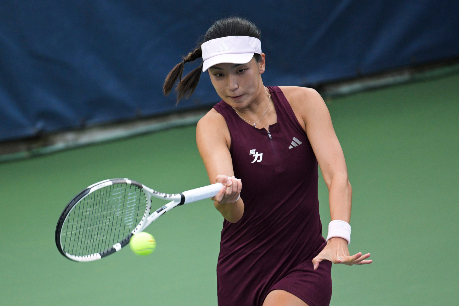 China's Wang Xinyu hits a shot in the women's singles second-round match against Russia's Anna Kalinskaya at the US Open in Queens, New York, USA, September 2, 2026. /US Open