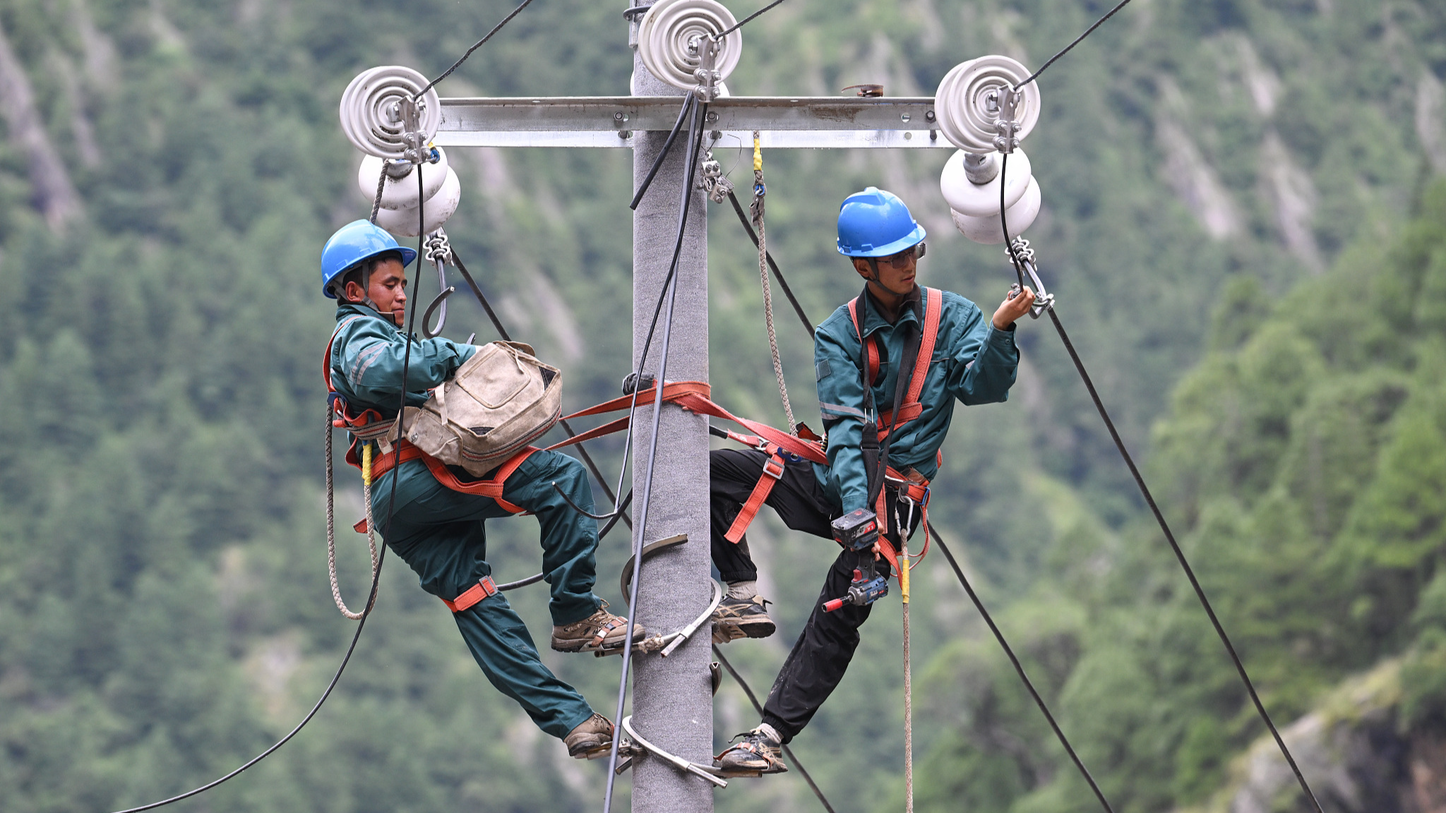 Power restored as rescuers launch deeper search at Gyirong Port