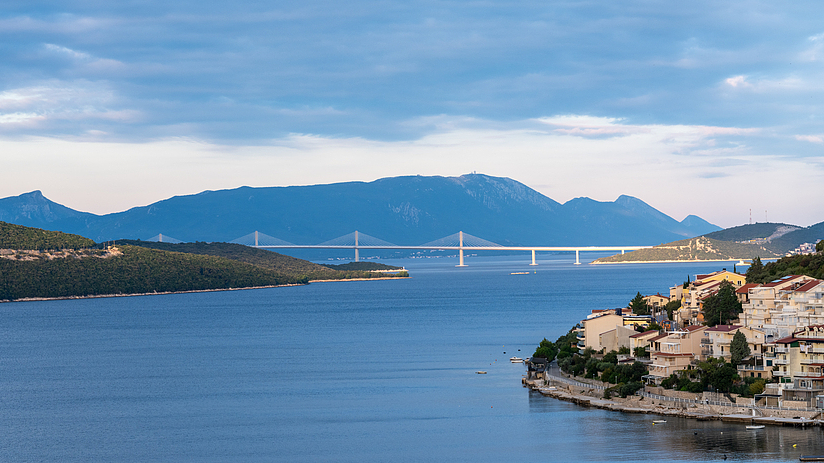 A view of the Peljesac Bridge, built by a Chinese company, connecting the Croatian mainland to the Pelješac Peninsula, in Bosnia and Herzegovina, October 15, 2025. /VCG