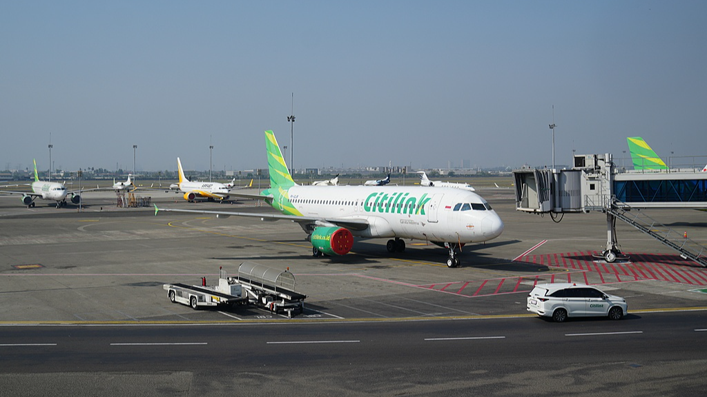 Jakarta airport temporarily closed after volcanic eruption