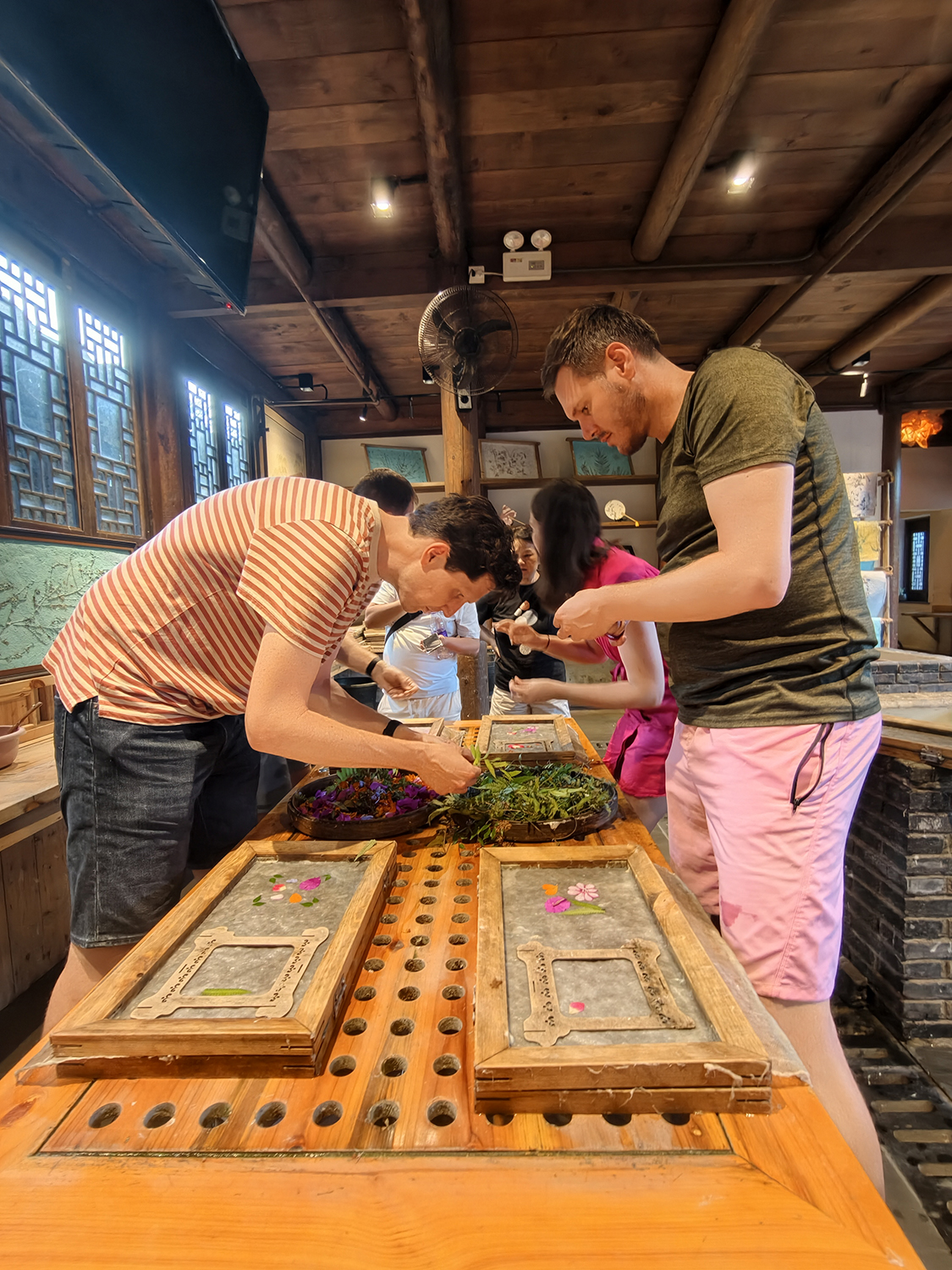Flowers trapped in time: The art of Huacao Paper