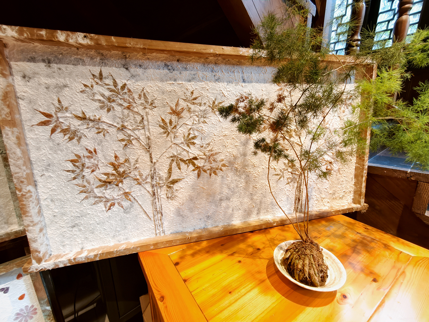 Flowers trapped in time: The art of Huacao Paper