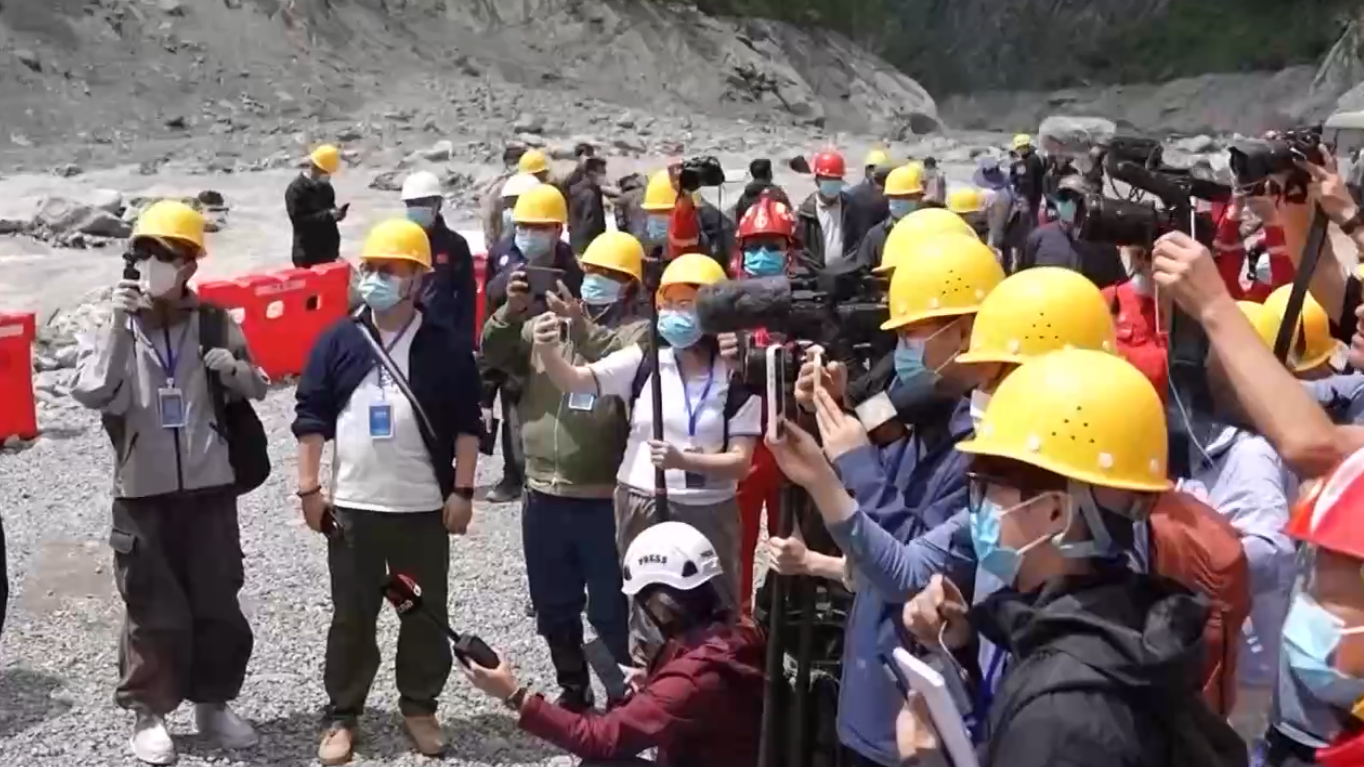 In foreign journalists' eyes: Challenges, swift response at Gyirong