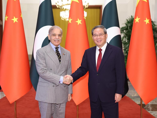 Chinese Premier Li Qiang holds talks with Pakistani Prime Minister Shehbaz Sharif at the Great Hall of the People in Beijing, capital of China, May 25, 2026. /Xinhua