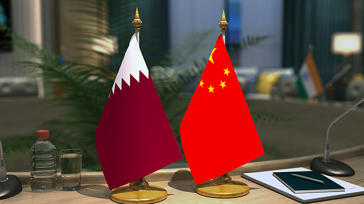 China's top diplomat holds talks with Qatari PM