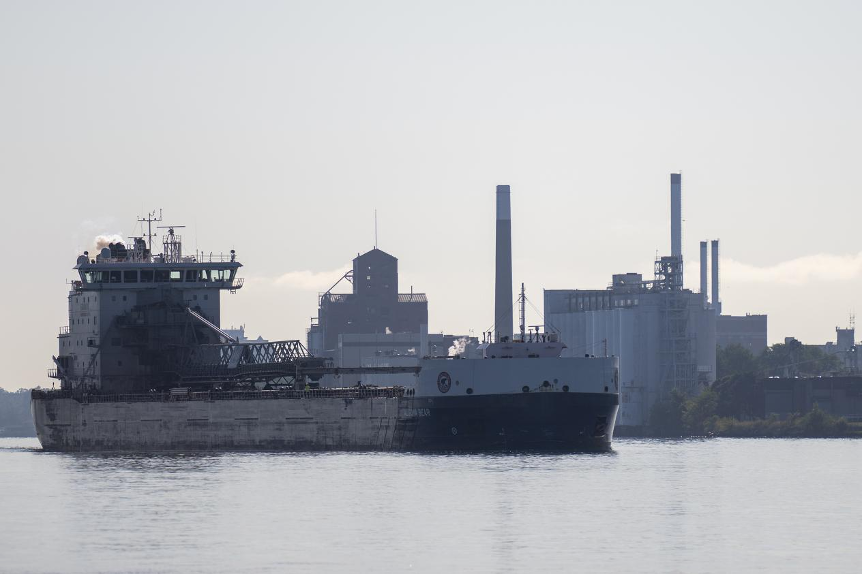 A freighter travels along the Detroit River in Detroit, Michigan, US. August 25, 2026. /VCG