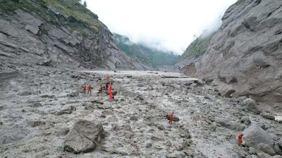 Rescuers carry out search and rescue operations at the mudslide-hit Gyirong Port in Gyirong County, southwest China's Xizang Autonomous Region, August 29, 2026. /Xinhua