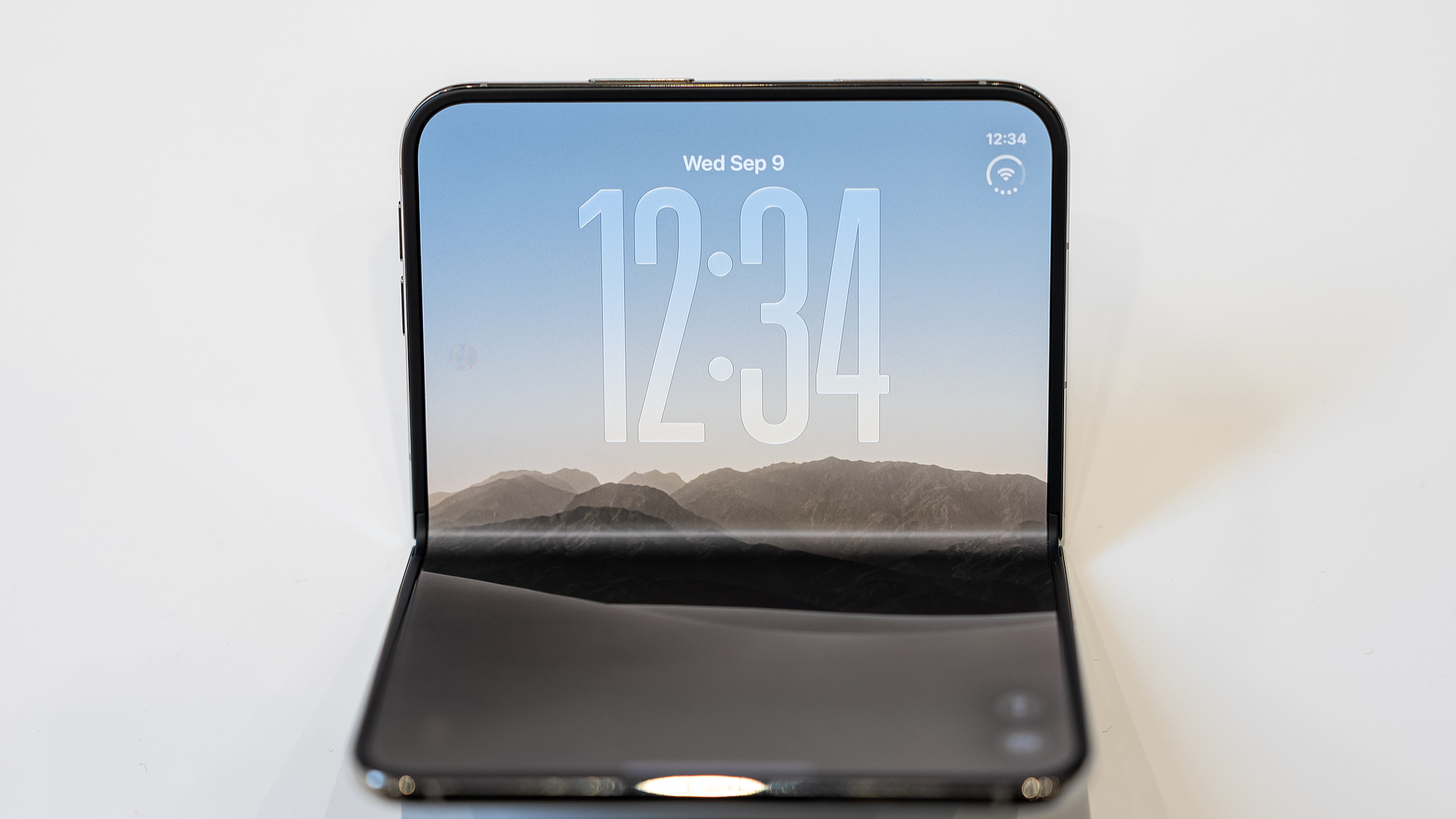 Apple debuts foldable iPhone Duo