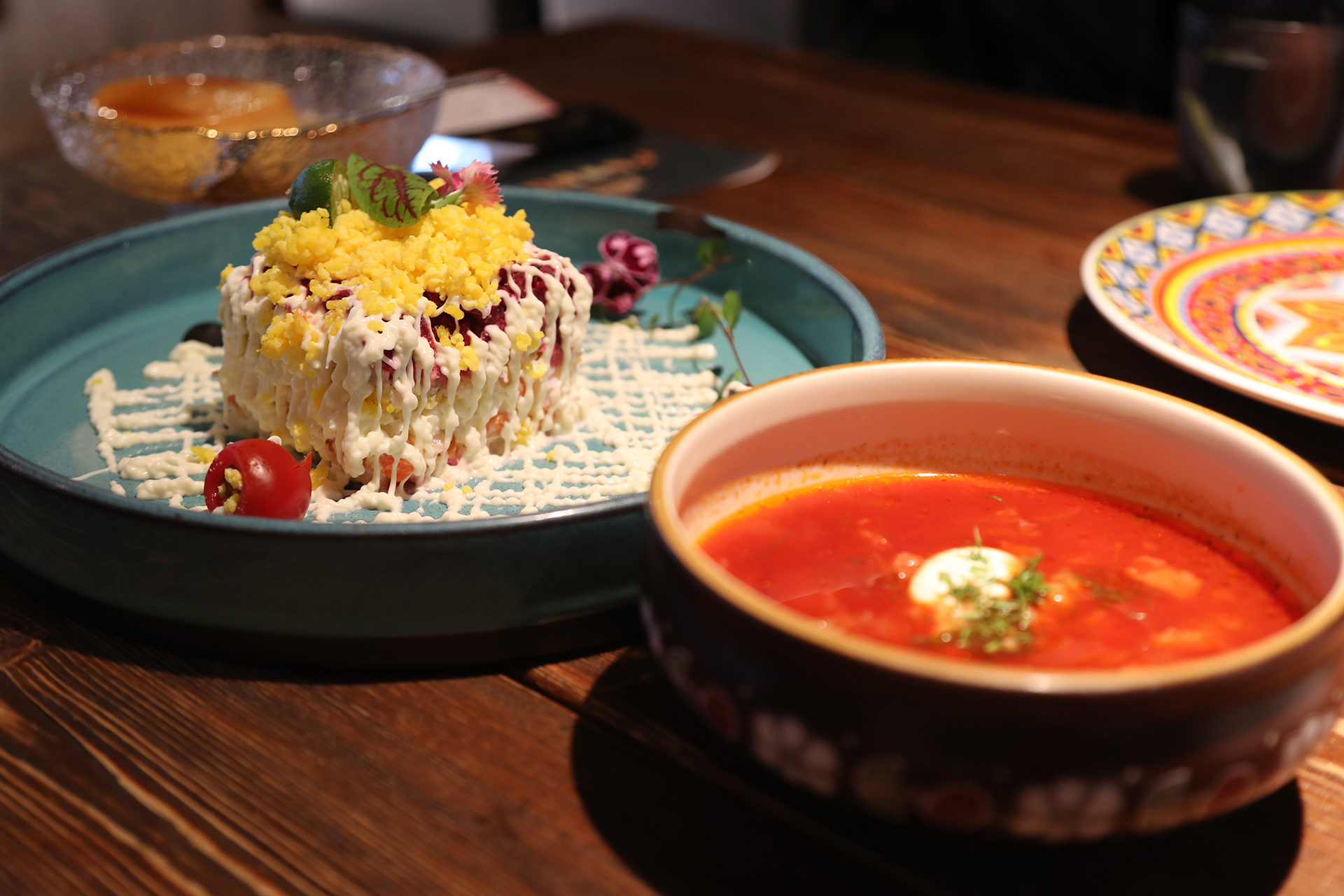 Dishes are served at a Russian restaurant in Hulunbuir, Inner Mongolia. /CGTN