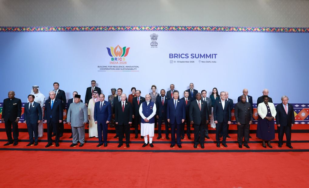 Chinese President Xi Jinping poses for a group photo with other leaders attending the 18th BRICS Summit on the second day of the summit in New Delhi, India, September 13, 2026. /Xinhua