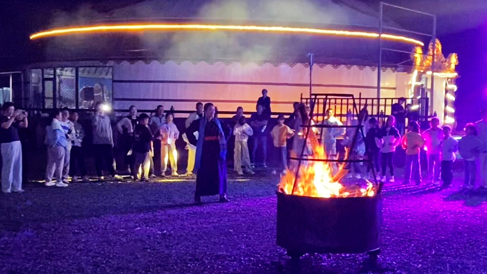 Bonfire party ignites the night on the Hulunbuir Grasslands