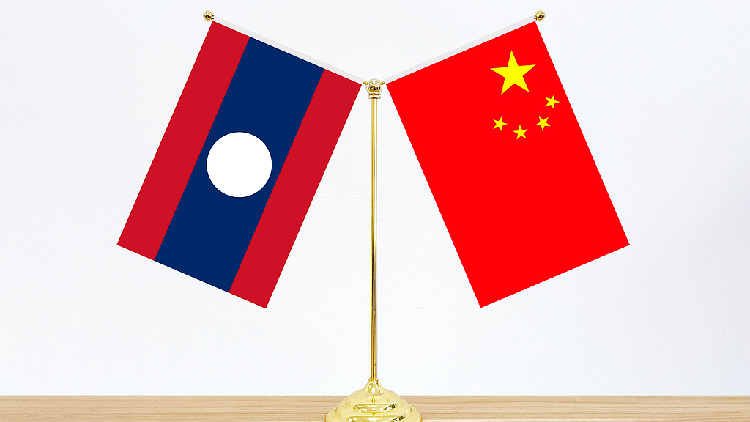 Chinese defense minister talks with visiting Lao defense minister
