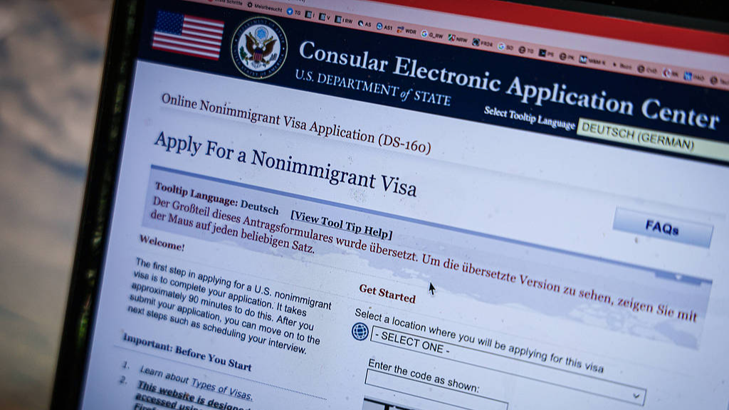 An electronic application for a US non-immigrant visa on the website of the US Department of State, April 17, 2026. /VCG
